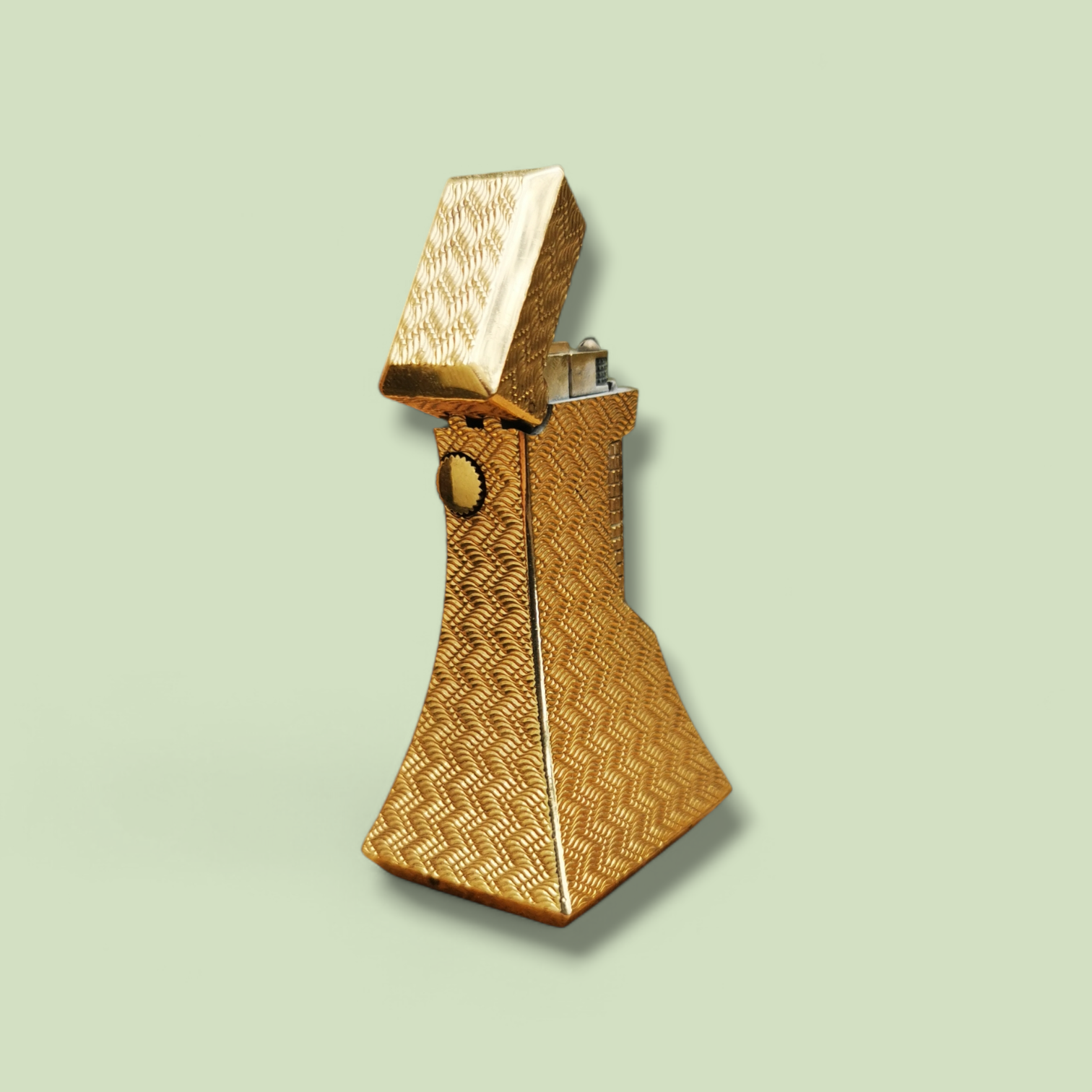 A Rare Vintage Dunhill Gold-Plated 'Wheatsheaf' Table Lighter